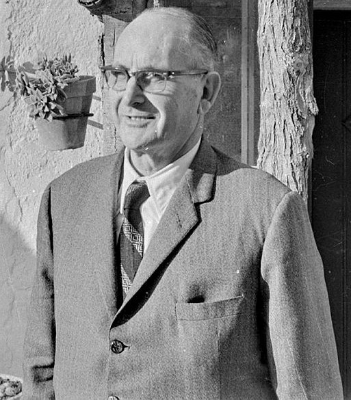 Miquel Gil i Bonancia. Retrat del polític i filòsof, Alexandre Deulofeu Torres a casa seva, al Mas Deulofeu d'Ordis.